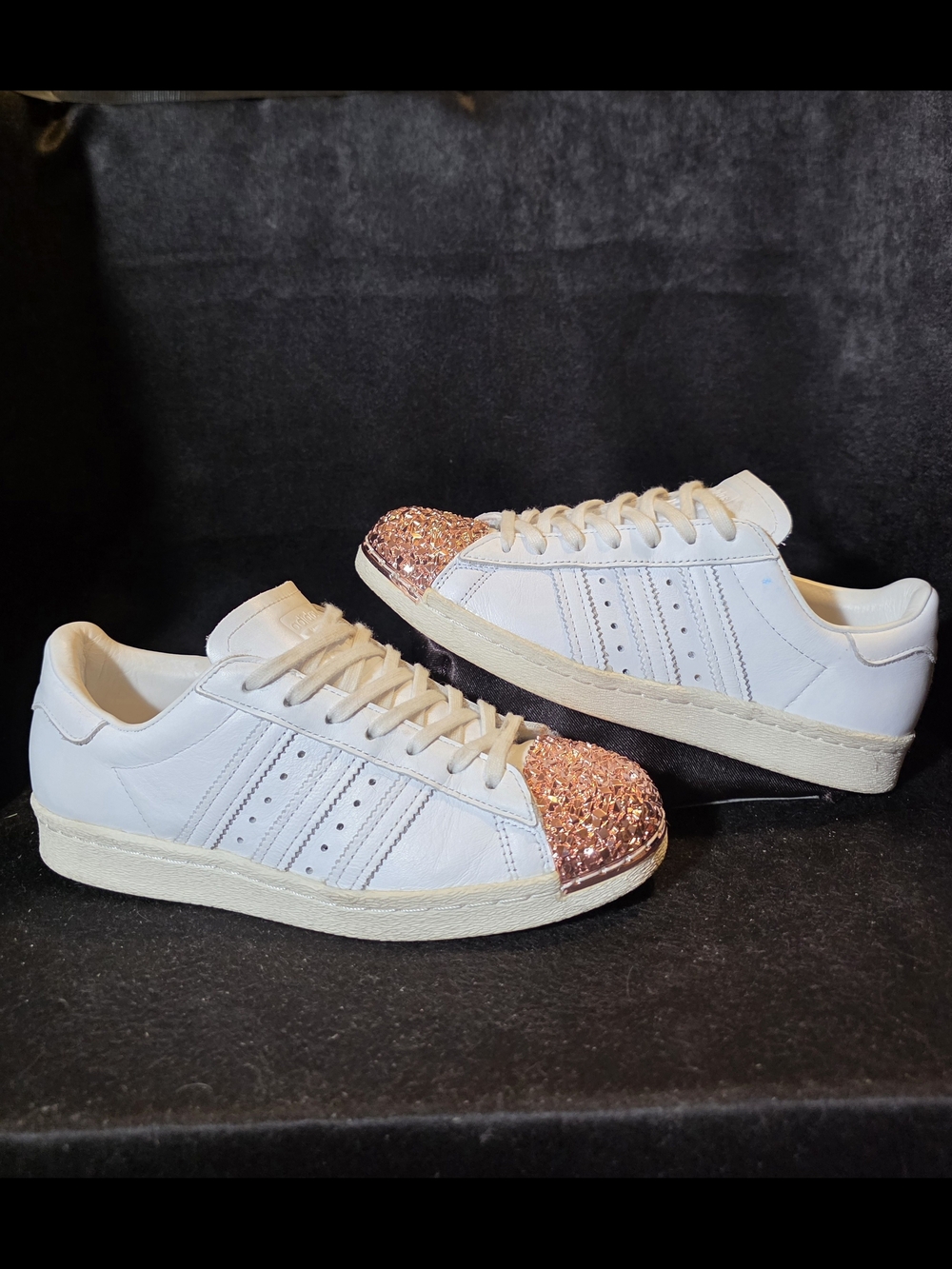 White Mens Low-Top Sneakers with Rose Gold Glitter Toe Size 7.5